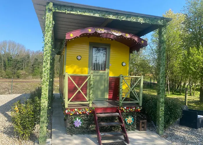 Roulotte pour une nuit en amoureux tout équipée..